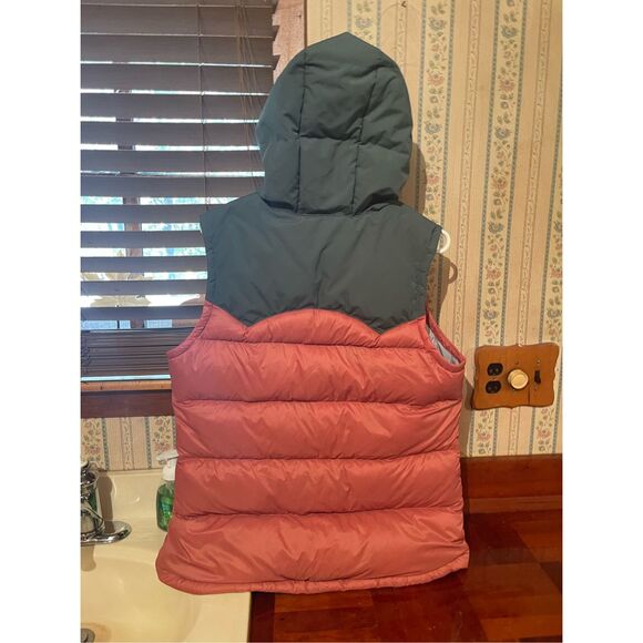 Patagonia Woman’s Bivy Hooded Down Vest Sz L Sold Out Burl Red - Picture 9 of 13